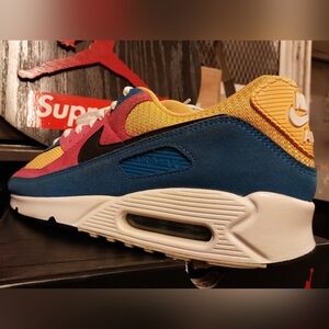 Nike Air Max 90 Multicolor Simpons Size 11.5